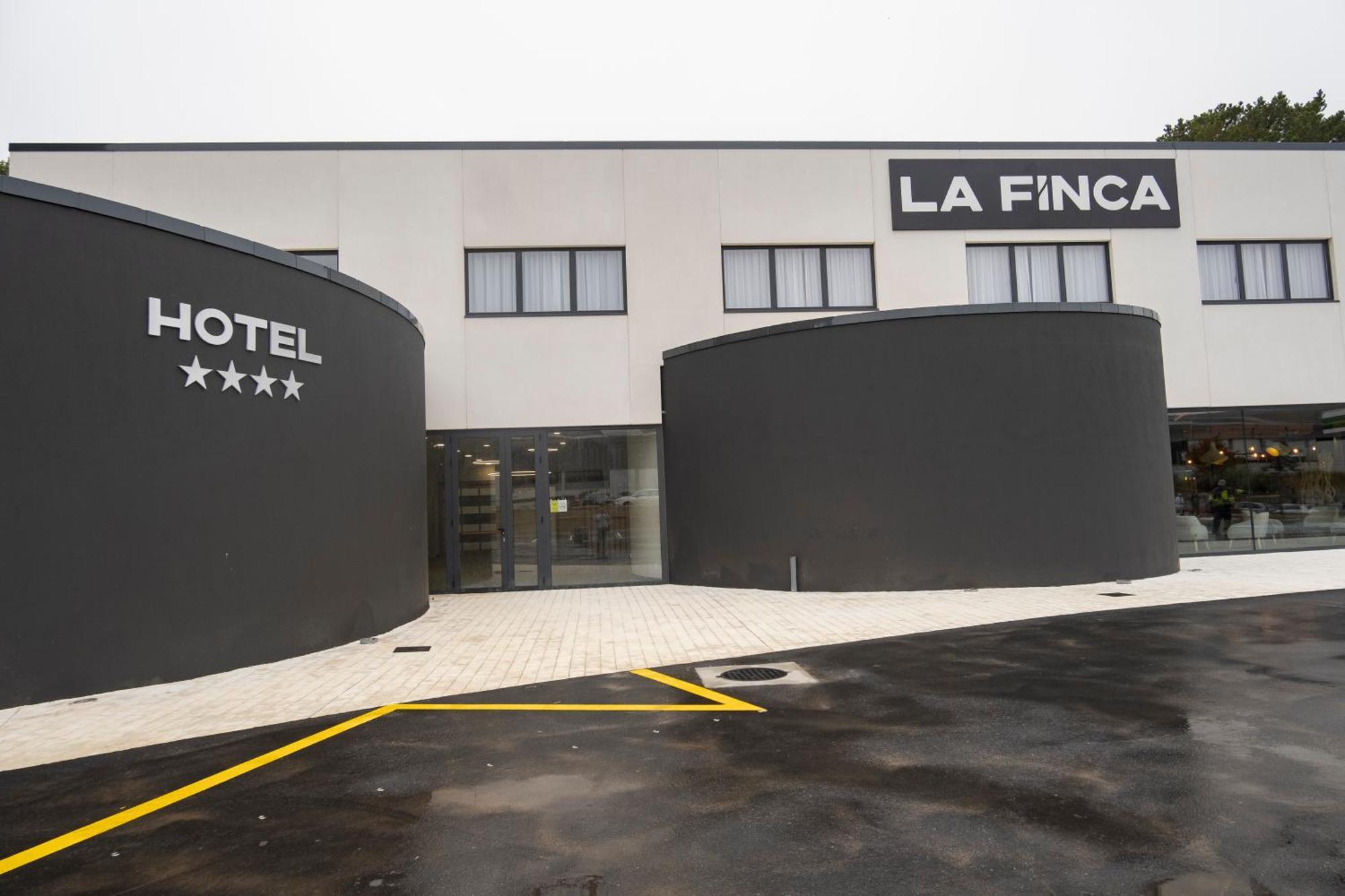 La Finca Луго Екстериор снимка